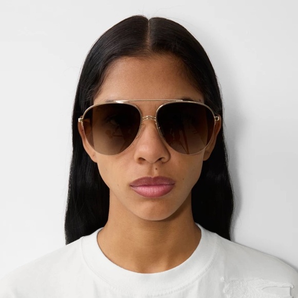 NEVER WORN - BURBERRY VINTAGE CHECK DETAIL PILOT SUNGLASSES - Picture 1 of 9